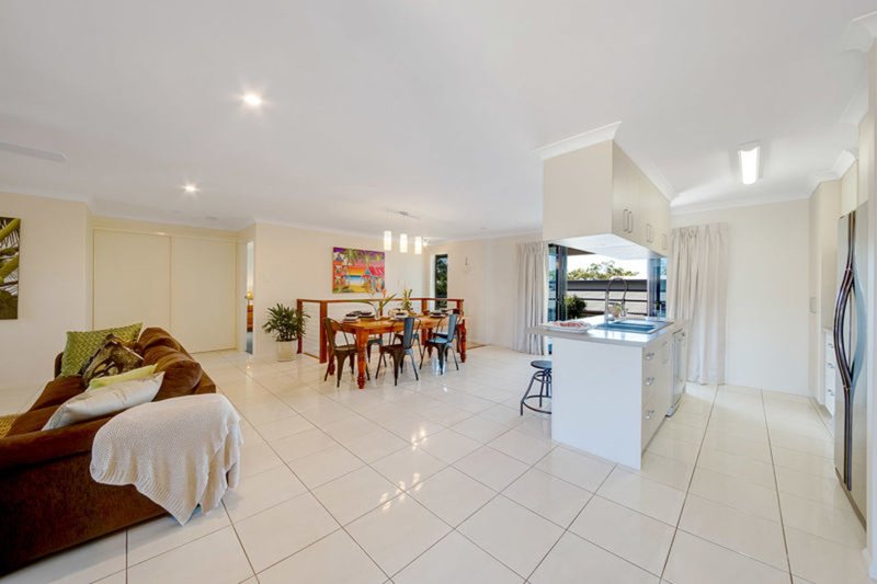 Photo - 1 Danielle Court, Boyne Island QLD 4680 - Image 4