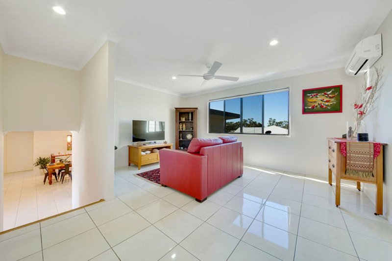 Photo - 1 Danielle Court, Boyne Island QLD 4680 - Image 9