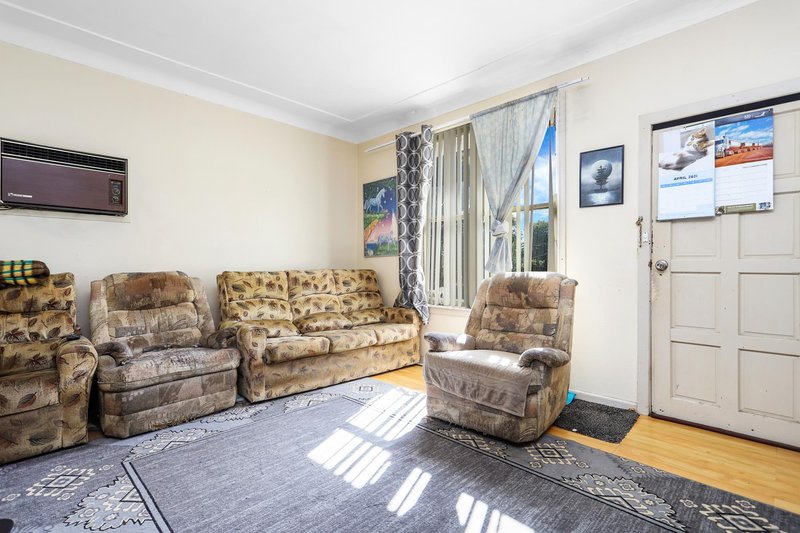 Photo - 1 Danny Road, Lalor Park NSW 2147 - Image 4