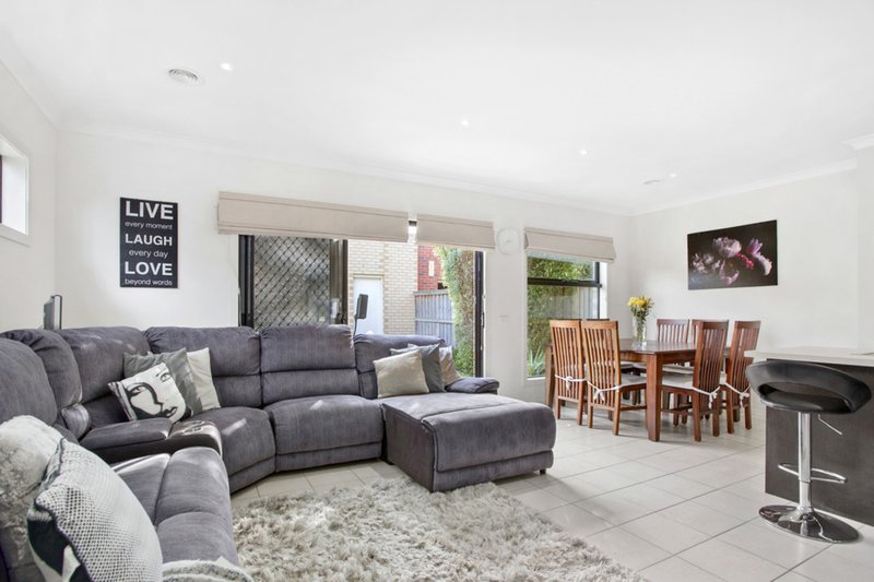 Photo - 1 Dante Walk, Mernda VIC 3754 - Image 4