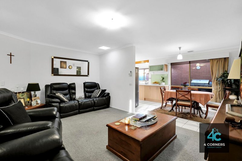 Photo - 1 Danube Drive, Werribee VIC 3030 - Image 2