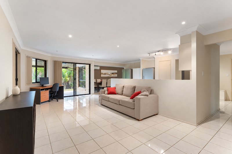 Photo - 1 Darlington Court, Flinders View QLD 4305 - Image 10