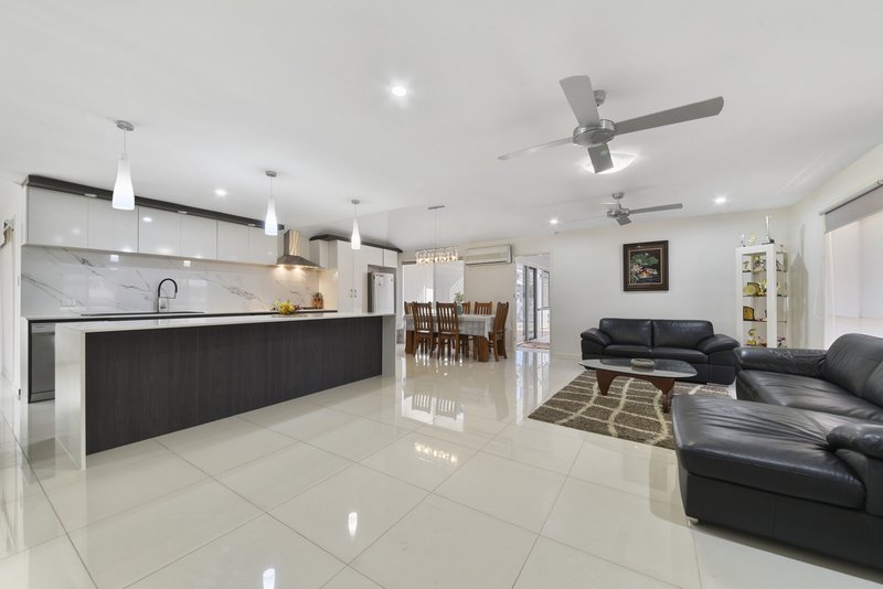 Photo - 1 David Street, Bracken Ridge QLD 4017 - Image 3