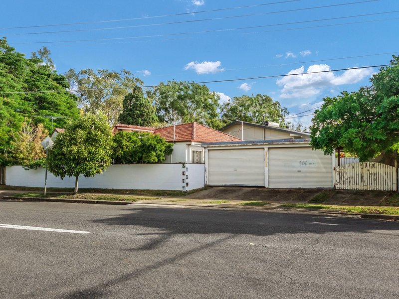 Photo - 1 Deagon Street, Sandgate QLD 4017 - Image 15