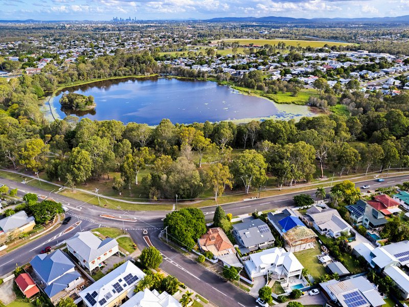 Photo - 1 Deagon Street, Sandgate QLD 4017 - Image 16