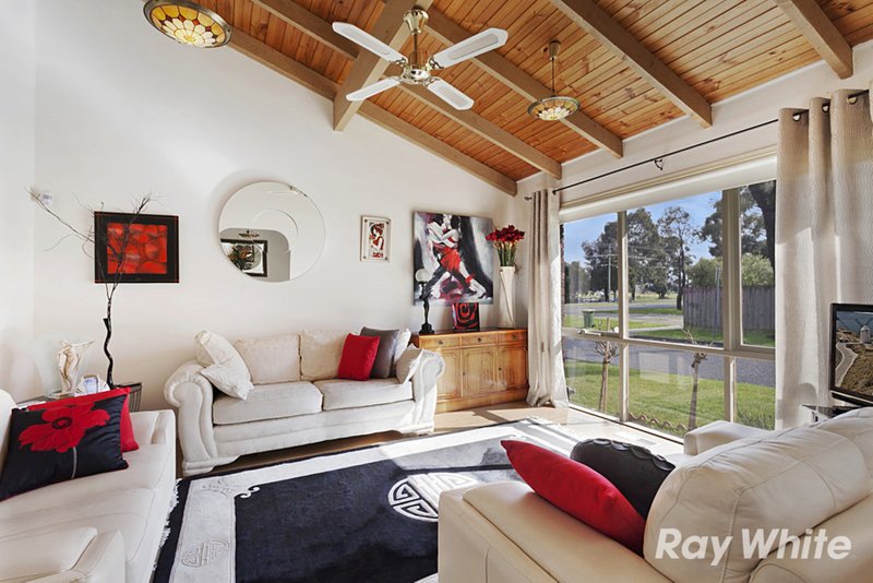 Photo - 1 Debson Close, Boronia VIC 3155 - Image 2