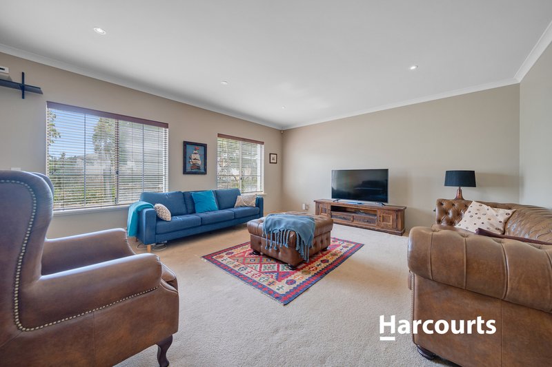 Photo - 1 Deerfield Place, Iluka WA 6028 - Image 5