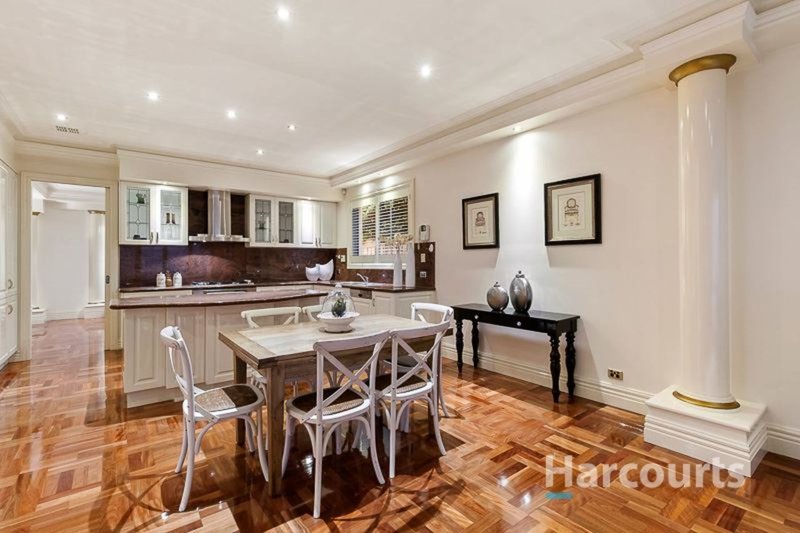 Photo - 1 Deirdre Street, Glen Waverley VIC 3150 - Image 4