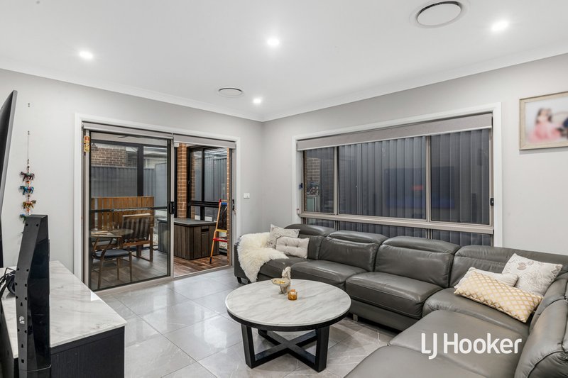 Photo - 1 Dhaya Street, Grantham Farm NSW 2765 - Image 2