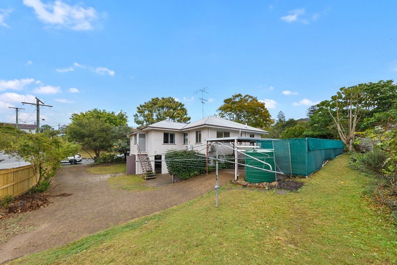 Photo - 1 Diamond Street, Holland Park QLD 4121 - Image 10