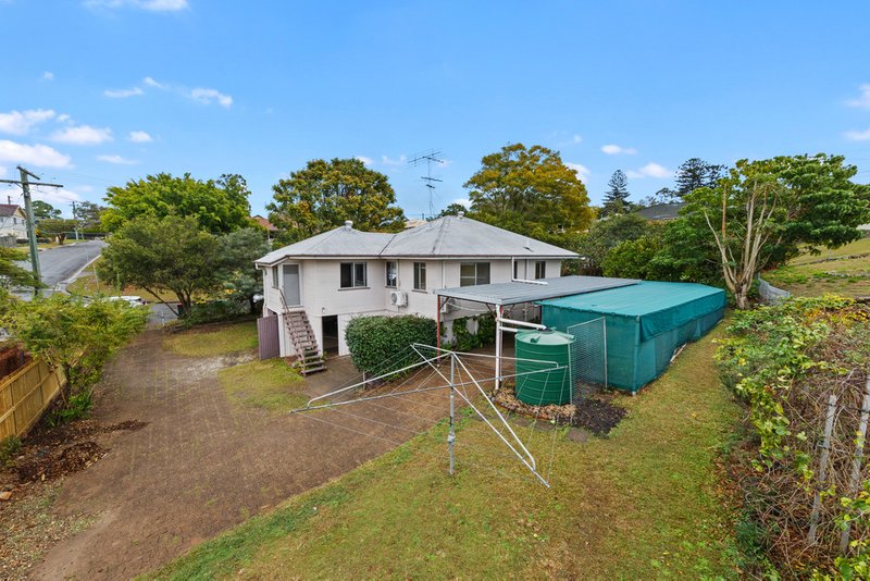 Photo - 1 Diamond Street, Holland Park QLD 4121 - Image 11