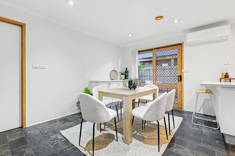 Photo - 1 Dion Drive, Carrum Downs VIC 3201 - Image 3