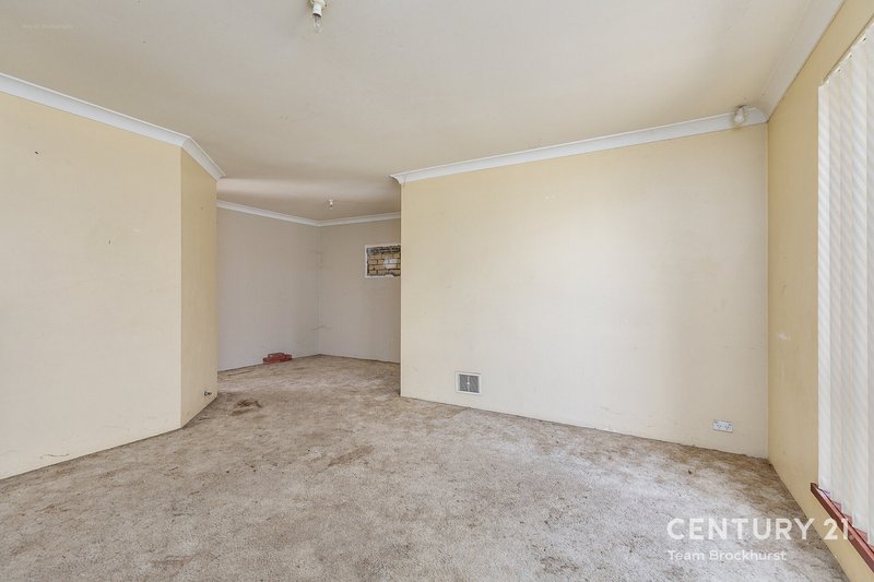 Photo - 1 Discovery Drive, Thornlie WA 6108 - Image 2