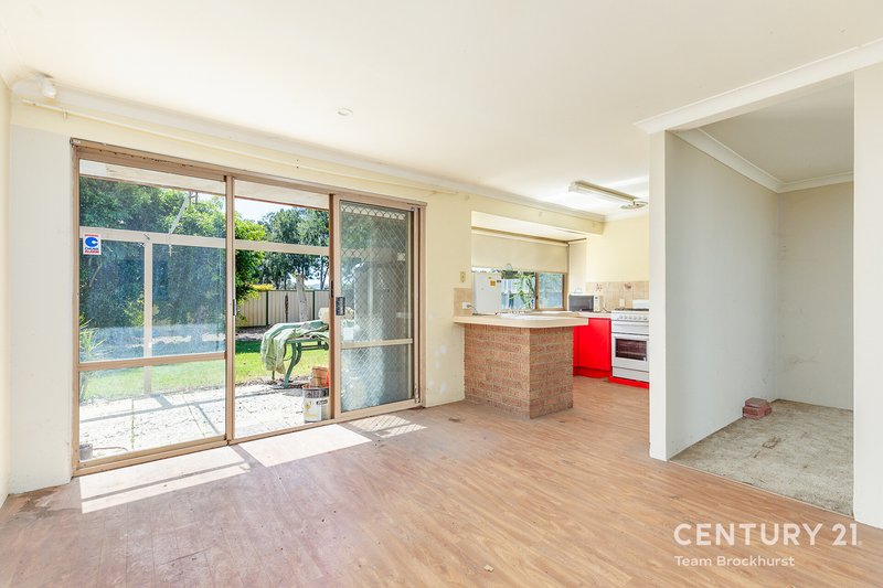 Photo - 1 Discovery Drive, Thornlie WA 6108 - Image 3