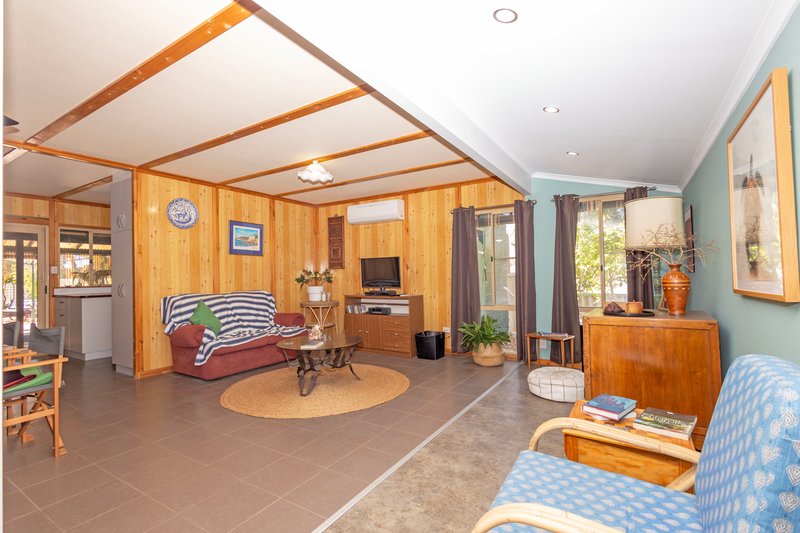 Photo - 1 Douro Close, Cervantes WA 6511 - Image 9