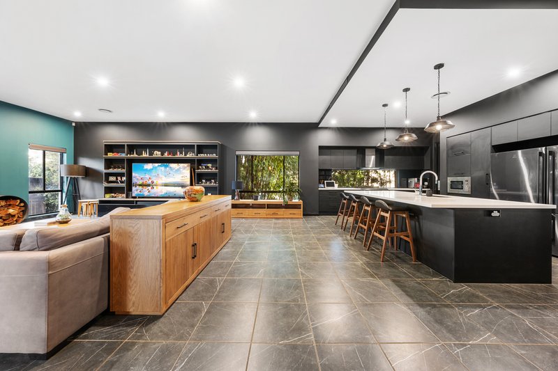 Photo - 1 Dransfield Road, Edensor Park NSW 2176 - Image 5