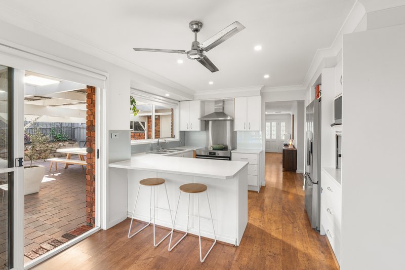 Photo - 1 Eagle Close, Lisarow NSW 2250 - Image 4