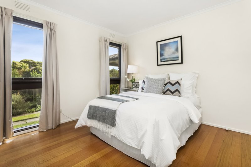 Photo - 1 Earlwood Drive, Wheelers Hill VIC 3150 - Image 8