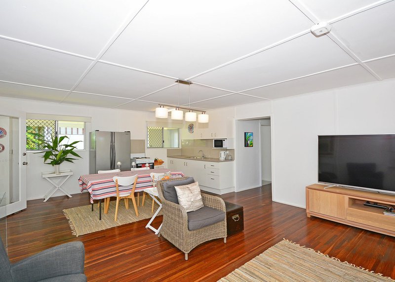 Photo - 1 East Street, Scarness QLD 4655 - Image 7