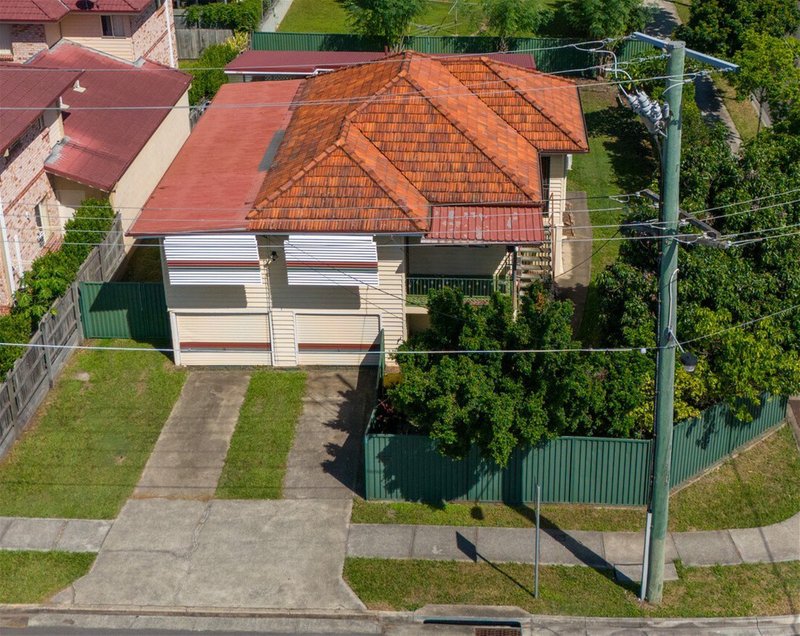 Photo - 1 Eastleigh Street, Chermside QLD 4032 - Image 5