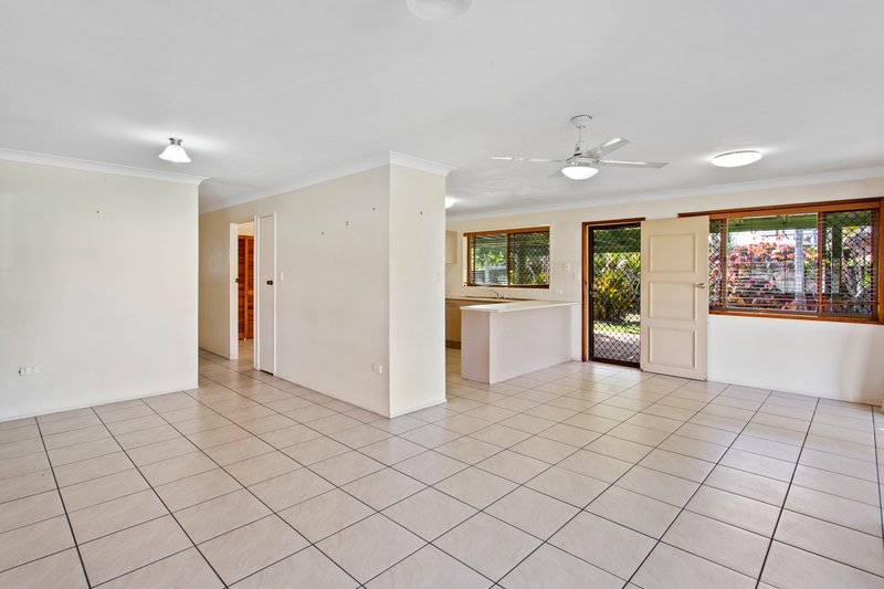 Photo - 1 Echuca Court, Warana QLD 4575 - Image 6