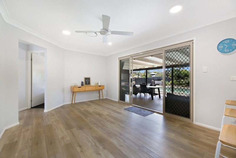 Photo - 1 Edgeworth Place, Helensvale QLD 4212 - Image 5