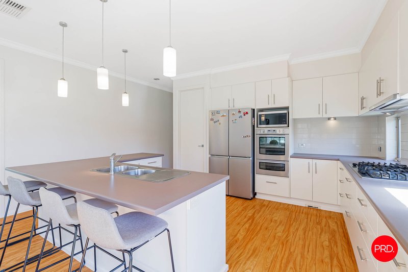 Photo - 1 Edmarna Way, Maiden Gully VIC 3551 - Image 5