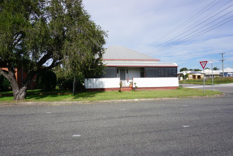 Photo - 1 Edward Street, Singleton NSW 2330 - Image 2