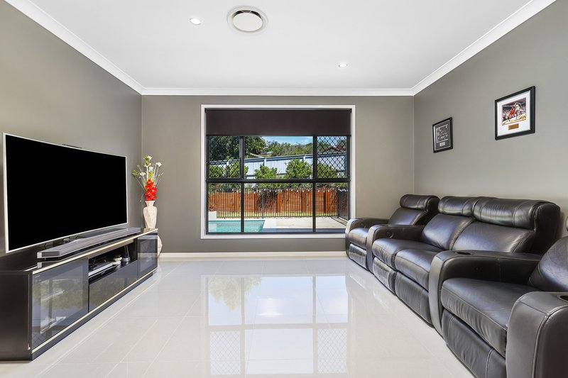 Photo - 1 Element Street, Elanora QLD 4221 - Image 4