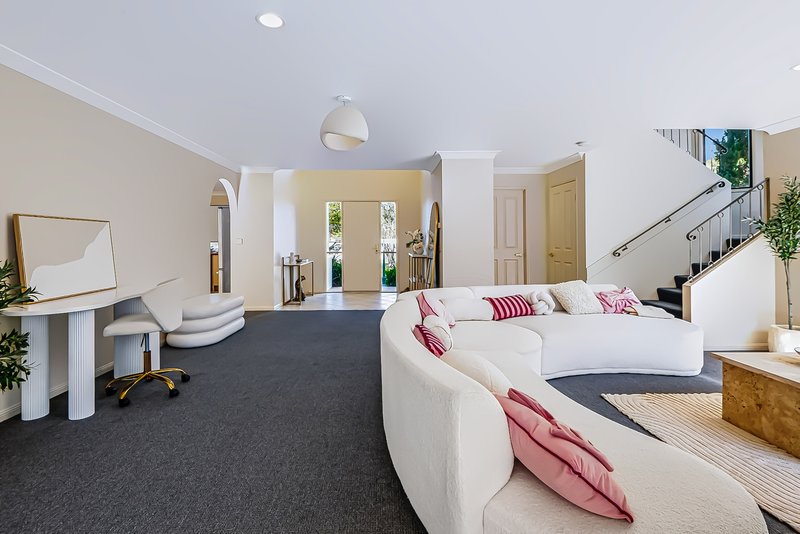 Photo - 1 Elfin Street, Robina QLD 4226 - Image 5