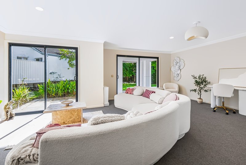 Photo - 1 Elfin Street, Robina QLD 4226 - Image 6