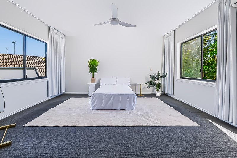 Photo - 1 Elfin Street, Robina QLD 4226 - Image 7