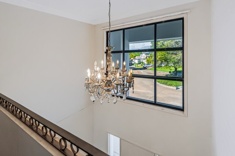 Photo - 1 Elfin Street, Robina QLD 4226 - Image 17