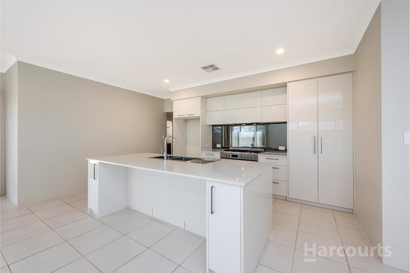 Photo - 1 Elland Way, Baldivis WA 6171 - Image 4