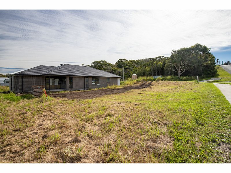 Photo - 1 Elluisa Close, Forster NSW 2428 - Image 2