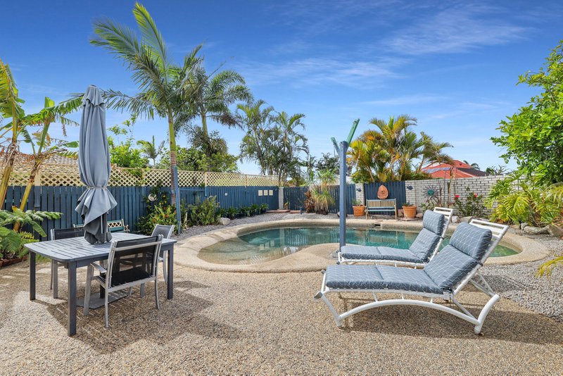 Photo - 1 Eltham Place, Sandstone Point QLD 4511 - Image 8