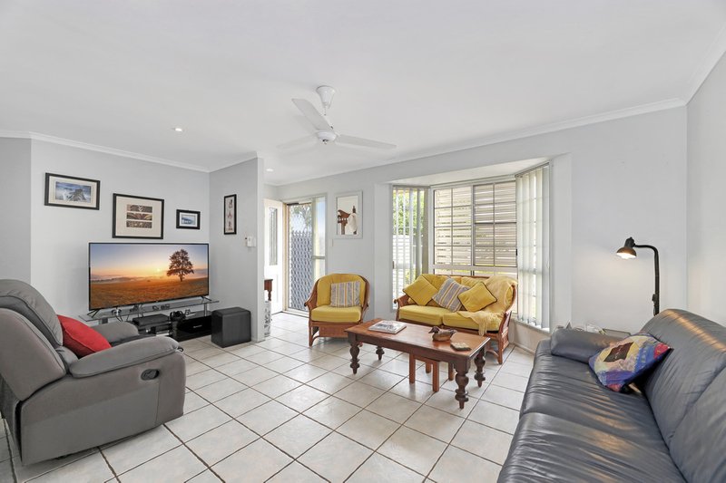 Photo - 1 Eltham Place, Sandstone Point QLD 4511 - Image 14