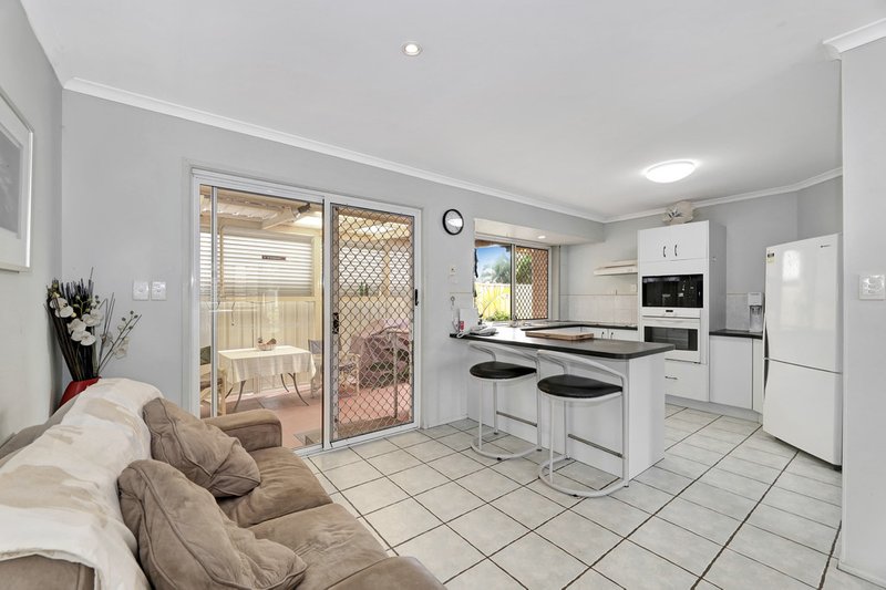 Photo - 1 Eltham Place, Sandstone Point QLD 4511 - Image 15