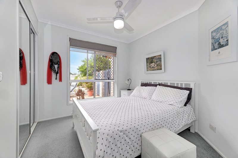 Photo - 1 Eltham Place, Sandstone Point QLD 4511 - Image 17