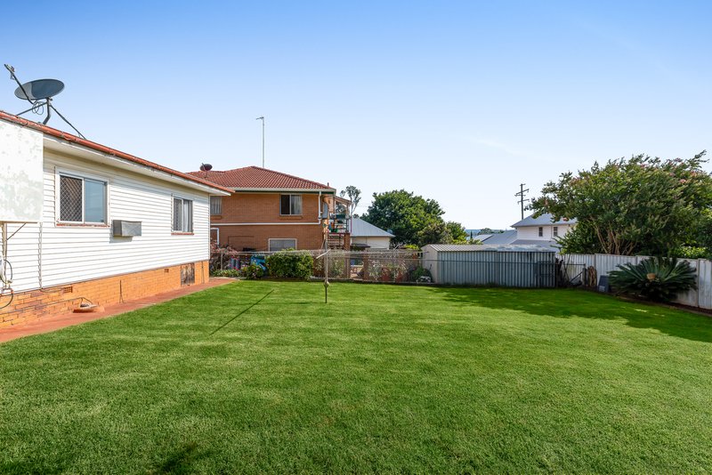 Photo - 1 Elworthy Street, Harlaxton QLD 4350 - Image 12