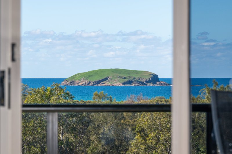 Photo - 1 Emerald Heights Drive, Emerald Beach NSW 2456 - Image 7