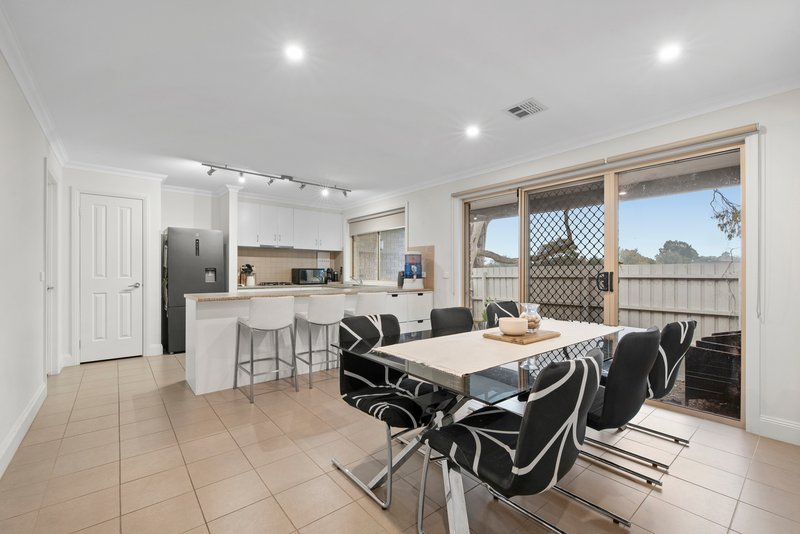 Photo - 1 Emerson Street, Glen Waverley VIC 3150 - Image 2