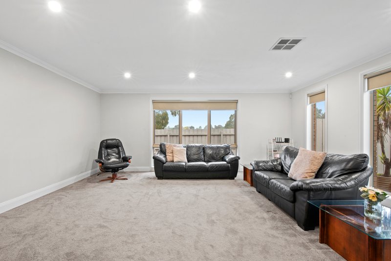 Photo - 1 Emerson Street, Glen Waverley VIC 3150 - Image 3