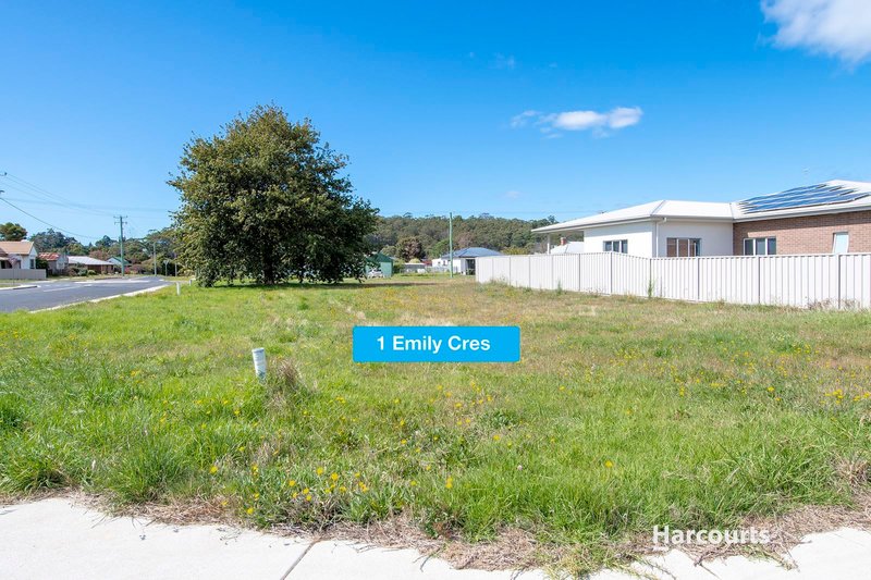 Photo - 1 Emily Crescent, Somerset TAS 7322 - Image 3