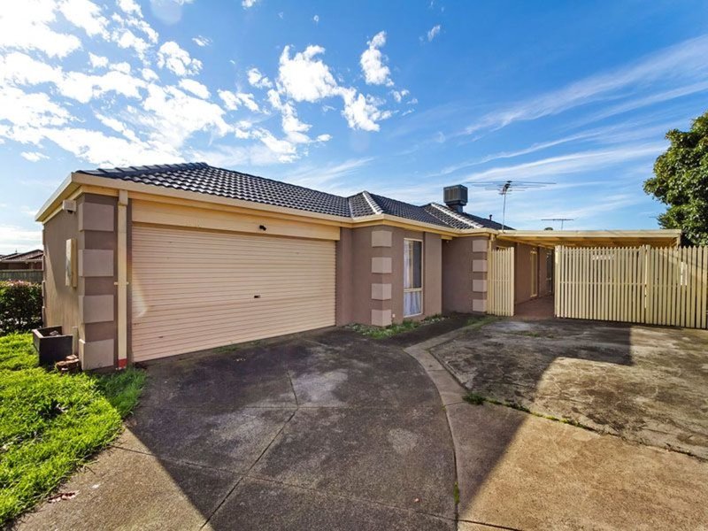 1 Emoh Close, Cranbourne VIC 3977