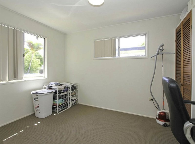 Photo - 1 Evelyn Street, Kallangur QLD 4503 - Image 12