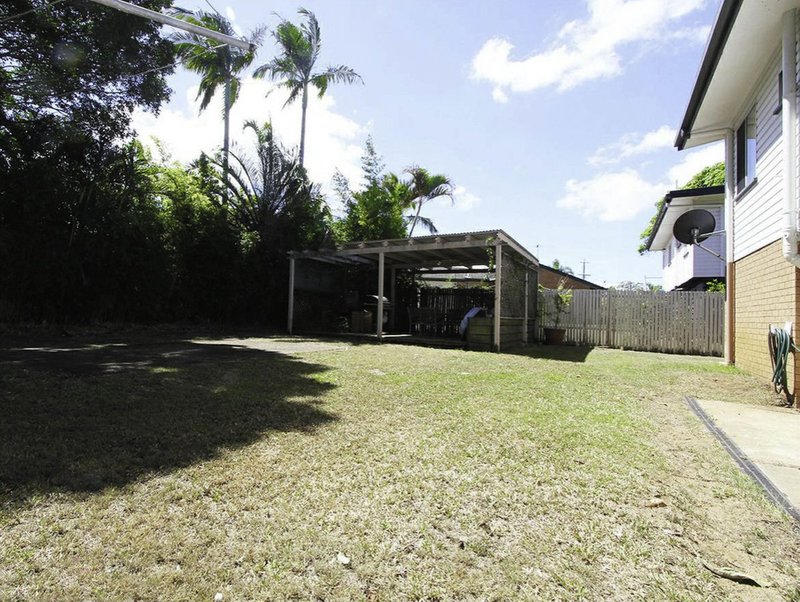 Photo - 1 Evelyn Street, Kallangur QLD 4503 - Image 13