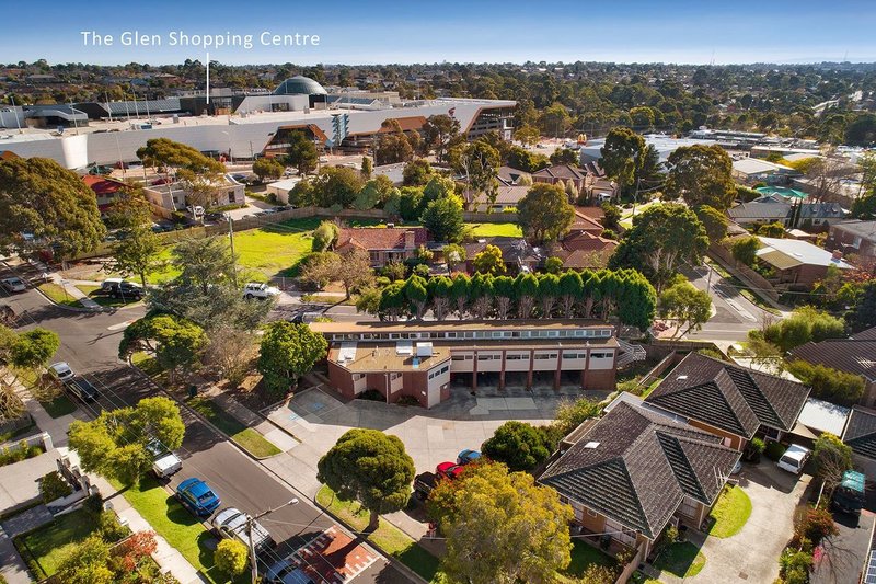 Photo - 1 Fairhills Parade, Glen Waverley VIC 3150 - Image 9