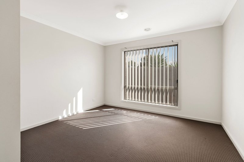 Photo - 1 Farm Court, Bacchus Marsh VIC 3340 - Image 10