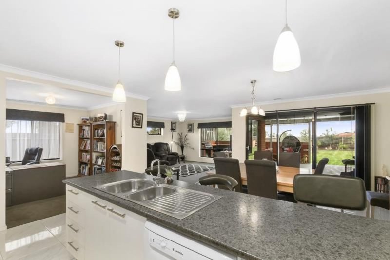 Photo - 1 Faulkner Court, Bairnsdale VIC 3875 - Image 5